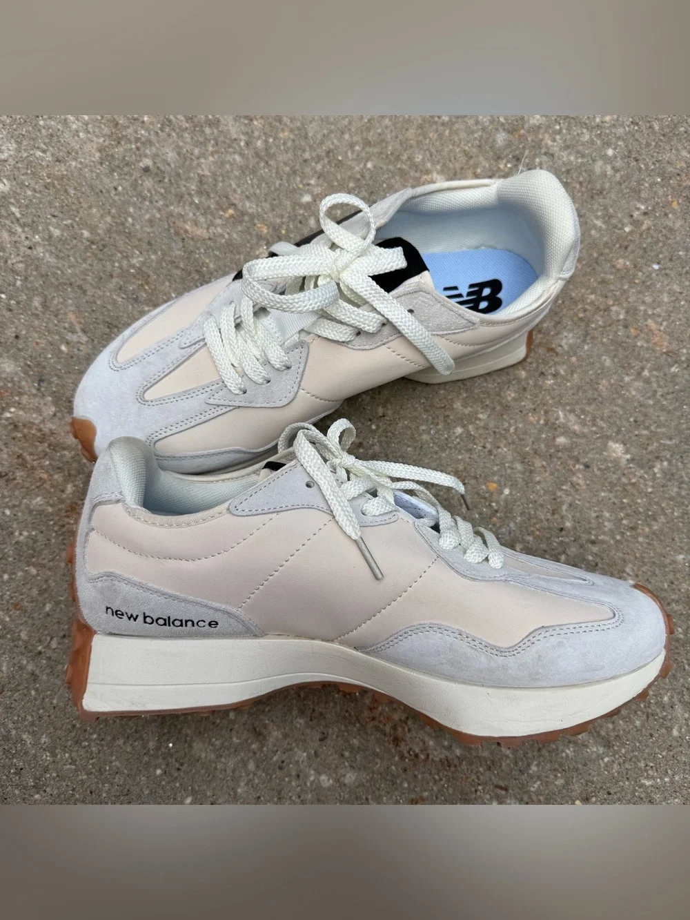 New Balance 327 Moonbeam Athletic Sneakers Shoes Men 9.5 / Women 11 Cream Casual